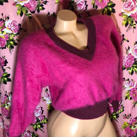 Hot pink angora v neck crop sweater retro fuzzy M Varsity Holly Madison